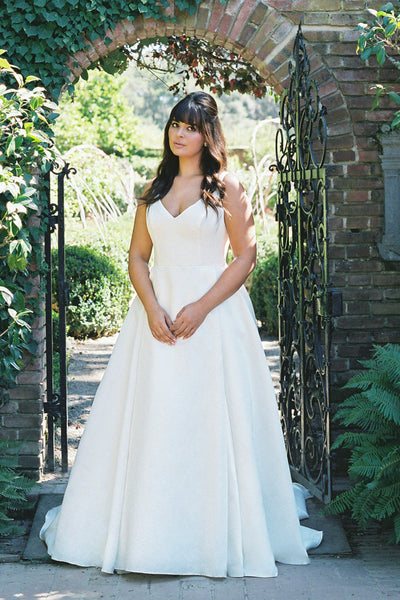 Sonia Bridal Studio lucie-silk-white-ballgown-classic-chic-v-neck-wedding-dress-anne-barge-full-front_72c6a51c-db43-495b-b00e-da3200476219_400x About Us  